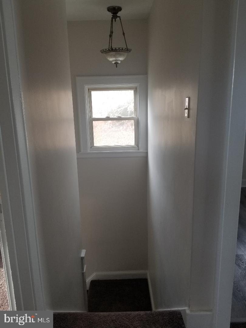 233 Lenni Road Media, PA 19063 - Photo 6 of 16 Upstairs hall