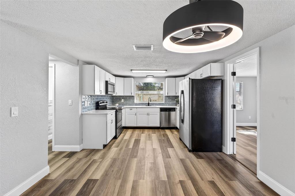 10033 Regency Park Boulevard Port Richey, FL 34668 - Photo 11 of 28