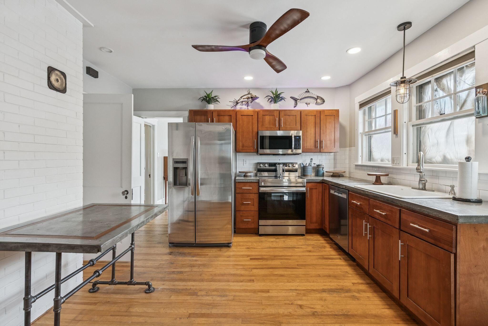 103 Deerfield Road Portland, ME 04101 - Photo 37 of 61 2nd Flr Kitchen