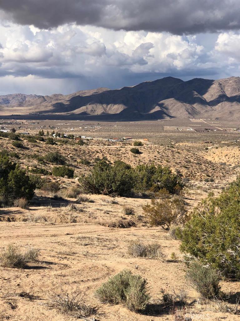 26637 Santa Rosa Road Apple Valley, CA 92308 - Photo 12 of 16 a view of ocean