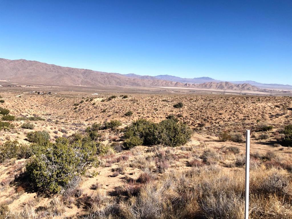 26637 Santa Rosa Road Apple Valley, CA 92308 - Photo 6 of 16 a view of city and mountain