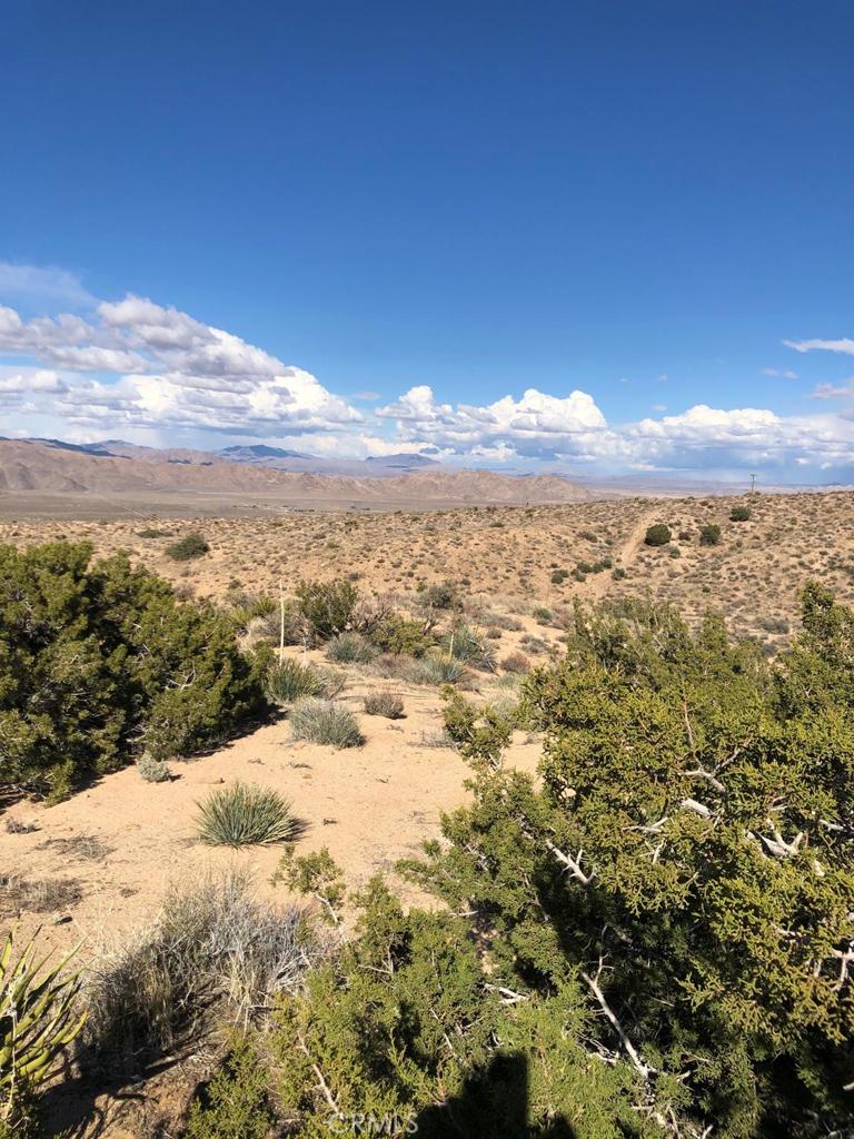 26637 Santa Rosa Road Apple Valley, CA 92308 - Photo 10 of 16 a view of lake view and mountain
