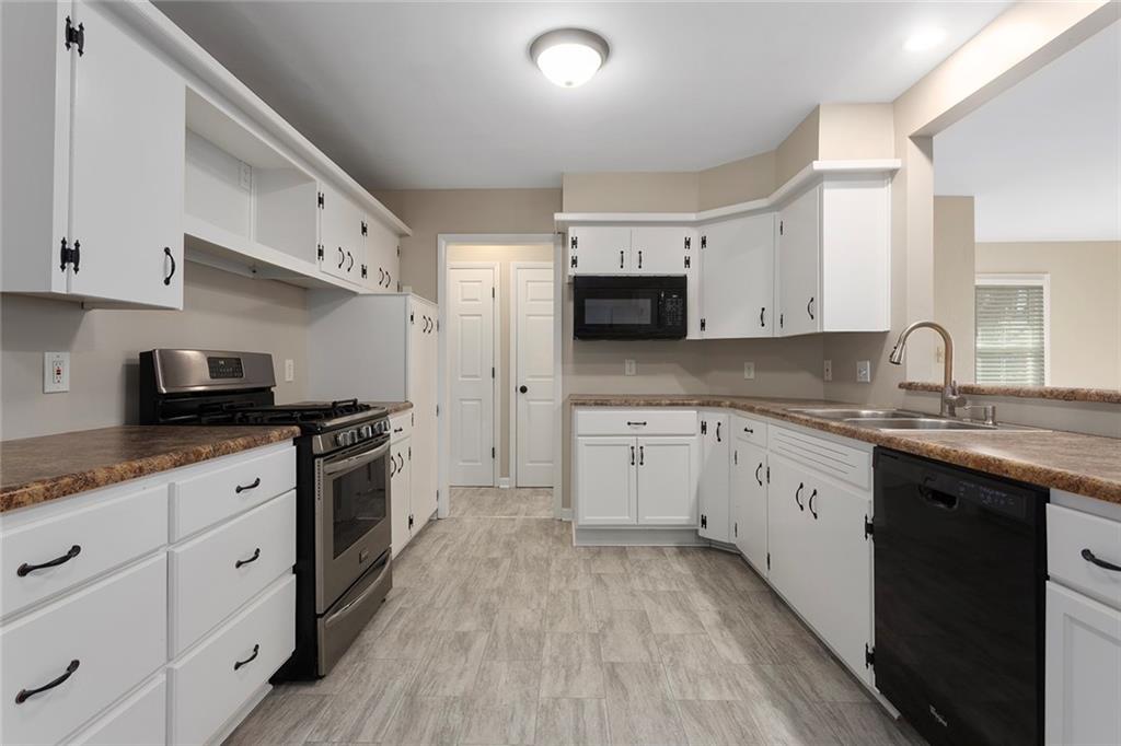 7916 Maple Avenue Raytown, MO 64138 - Photo 8 of 28