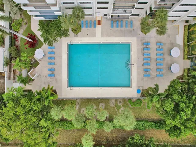 $3,000 | 3200 Port Royale Drive North, Unit 208, Fort Lauderdale, FL 33308