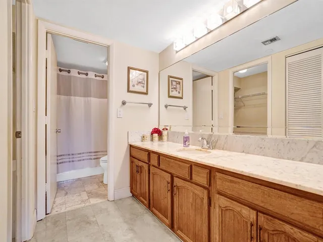 $3,000 | 3200 Port Royale Drive North, Unit 208, Fort Lauderdale, FL 33308