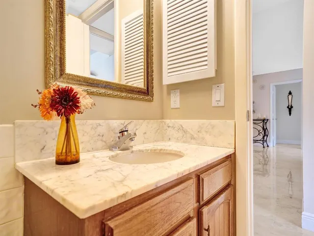 $3,000 | 3200 Port Royale Drive North, Unit 208, Fort Lauderdale, FL 33308