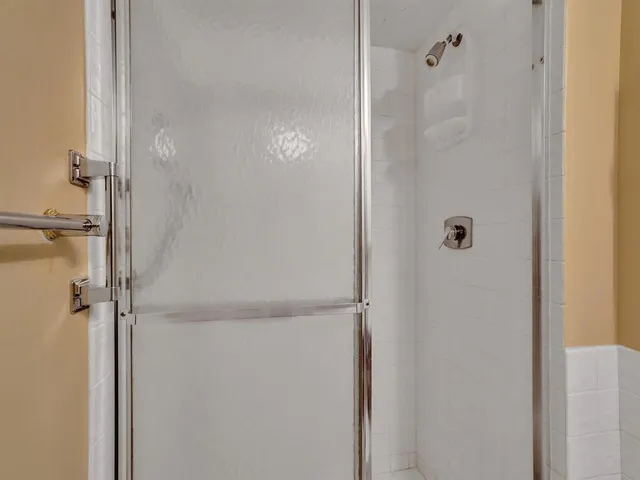 $3,000 | 3200 Port Royale Drive North, Unit 208, Fort Lauderdale, FL 33308