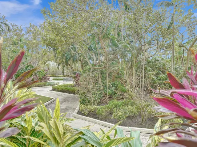 $3,000 | 3200 Port Royale Drive North, Unit 208, Fort Lauderdale, FL 33308