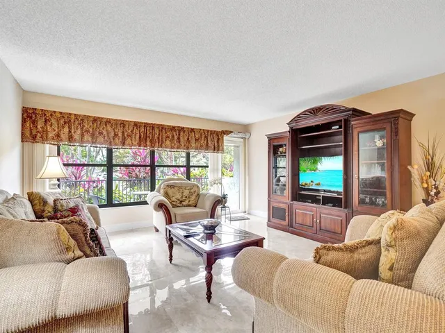 $3,000 | 3200 Port Royale Drive North, Unit 208, Fort Lauderdale, FL 33308