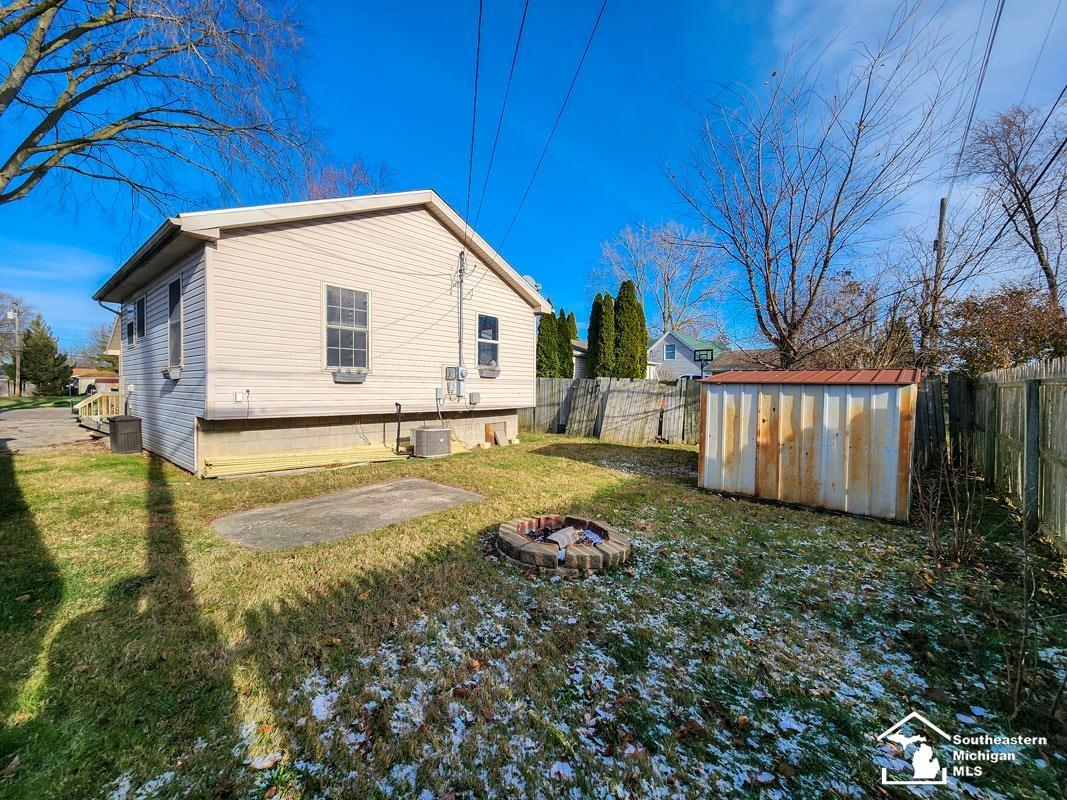 3068 3rd Street Monroe, MI 48162 - Photo 2 of 20 50163112-04c0dea9-ebdf-4c1d-a7c8-0fc72a4adadc.JPG