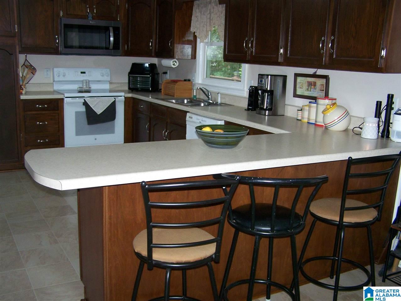 329 Shamrock Road Anniston, AL 36207 - Photo 8 of 50