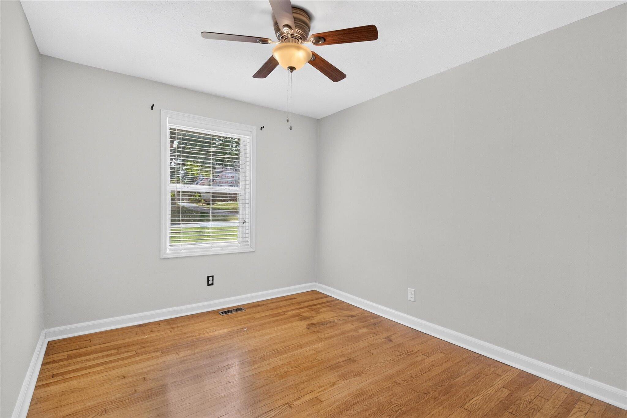 1345 East Walnut Street Springfield, MO 65802 - Photo 20 of 43 26-DSC05428
