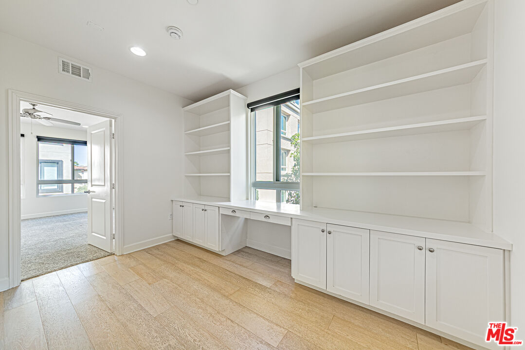 12883 West Runway Road, Unit 2 Playa Vista, CA 90094 - Photo 13 of 61