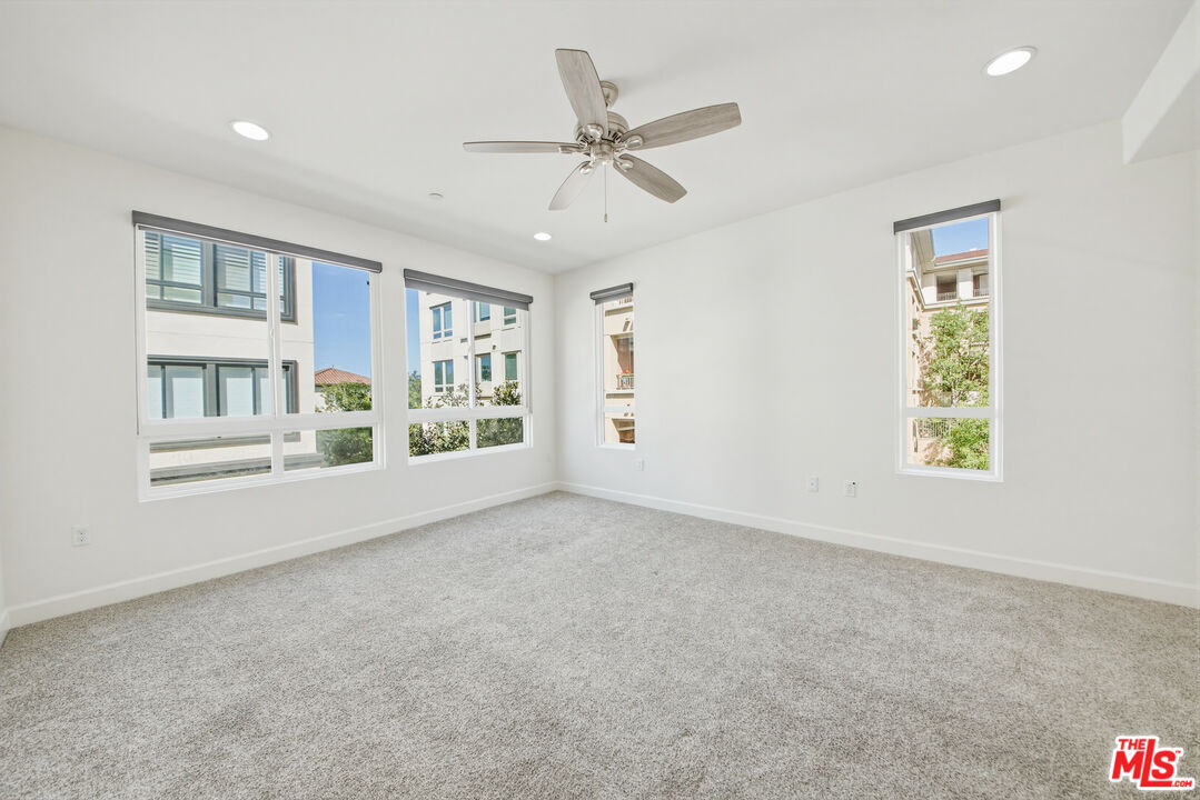 12883 West Runway Road, Unit 2 Playa Vista, CA 90094 - Photo 14 of 61