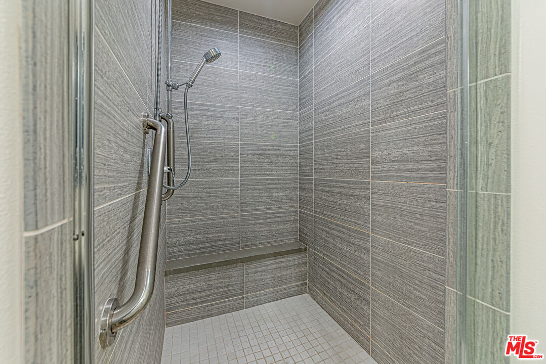 12883 West Runway Road, Unit 2 Playa Vista, CA 90094 - Photo 18 of 61