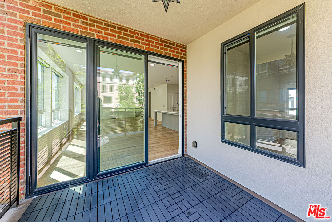 12883 West Runway Road, Unit 2 Playa Vista, CA 90094 - Photo 30 of 61