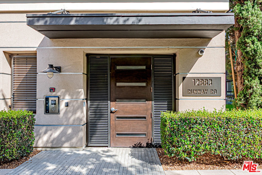 12883 West Runway Road, Unit 2 Playa Vista, CA 90094 - Photo 3 of 61