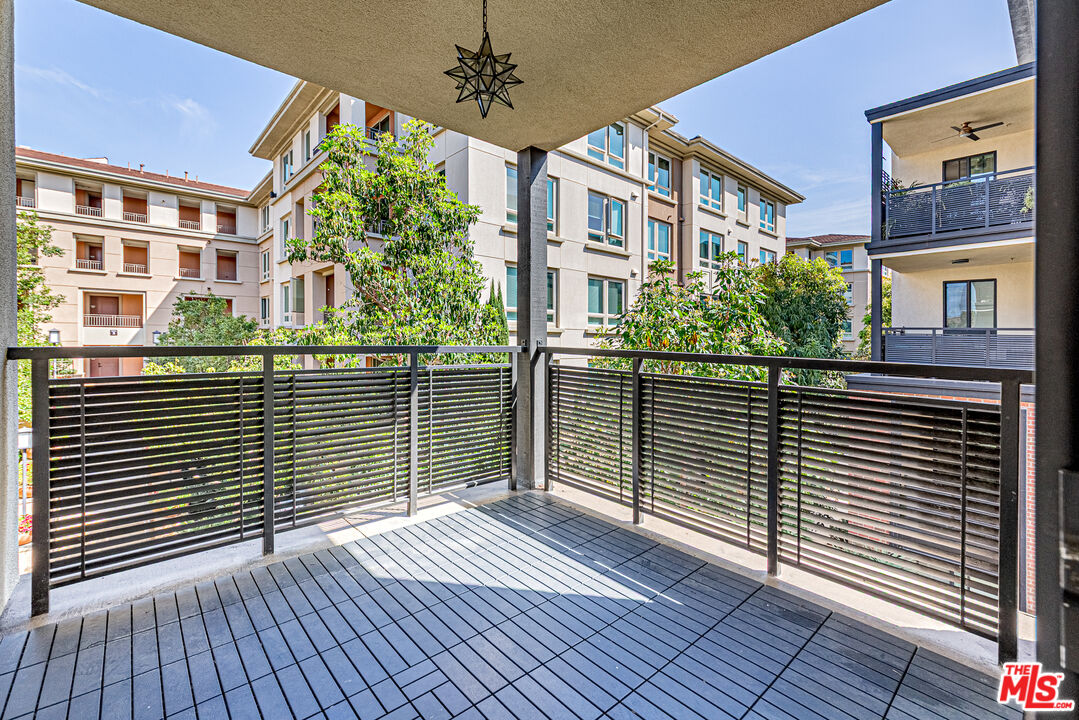 12883 West Runway Road, Unit 2 Playa Vista, CA 90094 - Photo 31 of 61