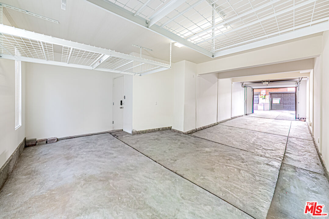12883 West Runway Road, Unit 2 Playa Vista, CA 90094 - Photo 32 of 61