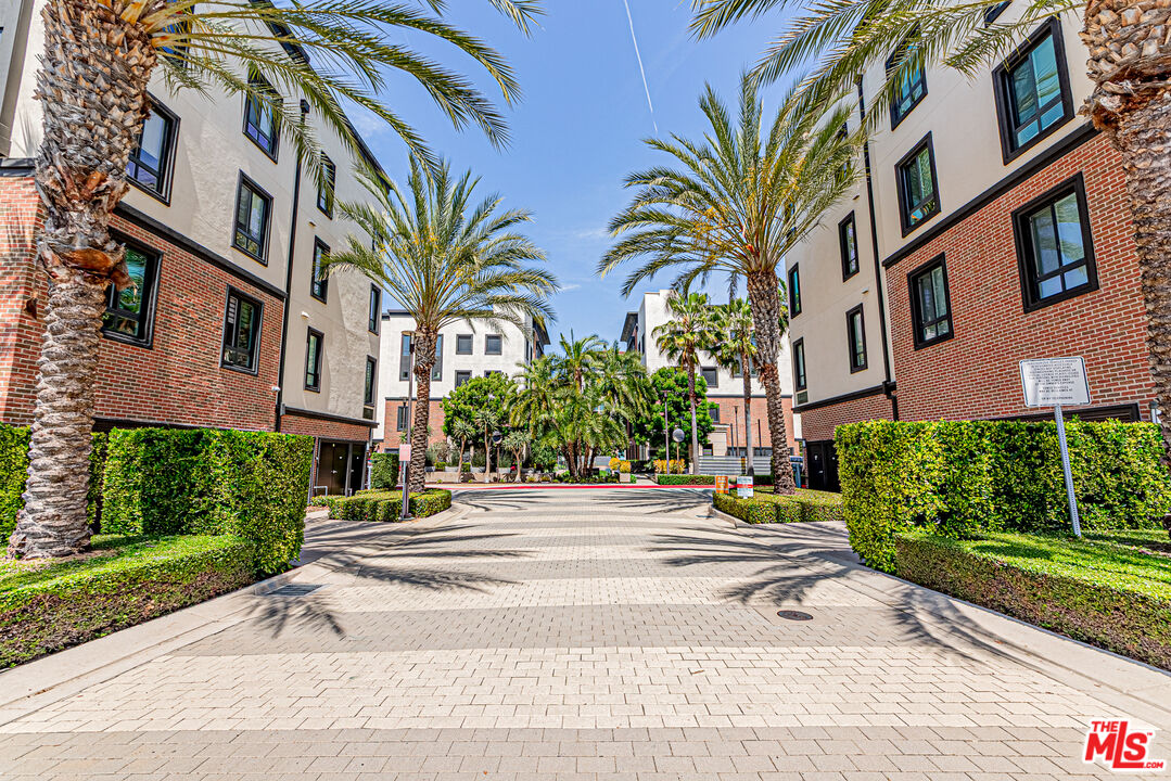 12883 West Runway Road, Unit 2 Playa Vista, CA 90094 - Photo 34 of 61