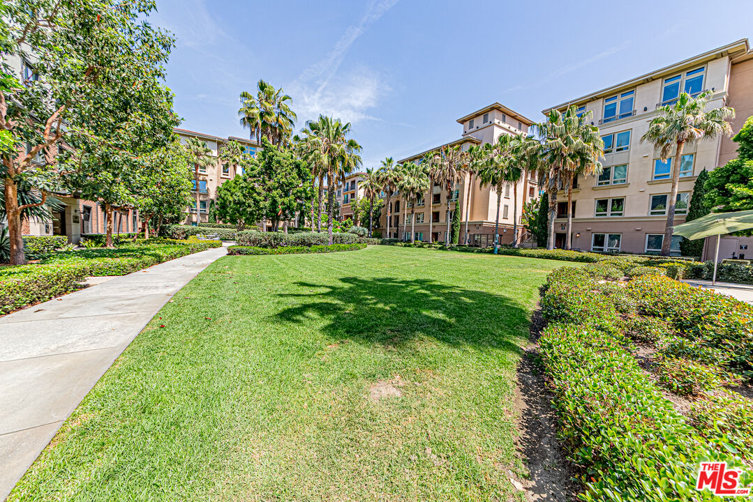 12883 West Runway Road, Unit 2 Playa Vista, CA 90094 - Photo 38 of 61