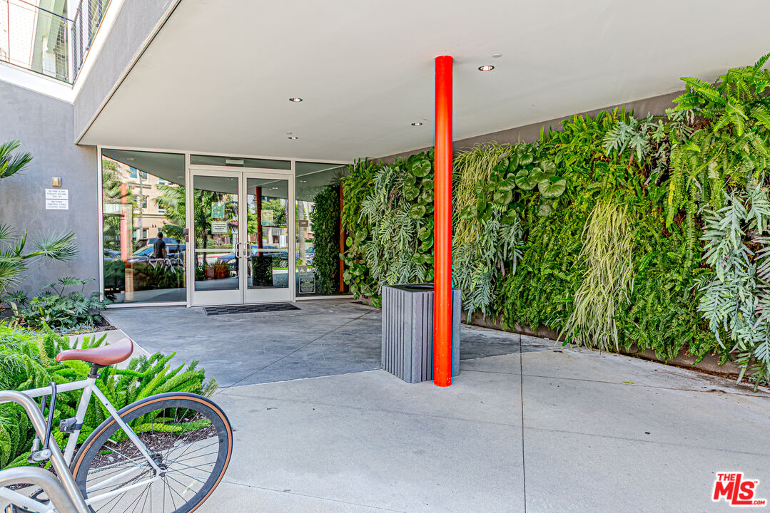 12883 West Runway Road, Unit 2 Playa Vista, CA 90094 - Photo 44 of 61