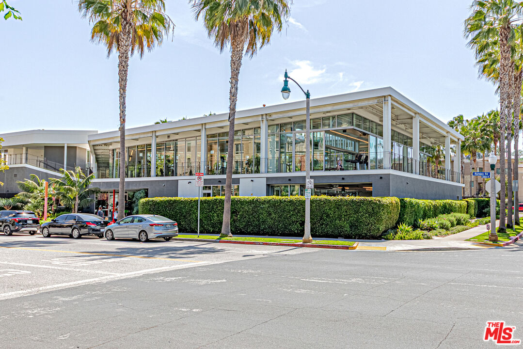 12883 West Runway Road, Unit 2 Playa Vista, CA 90094 - Photo 46 of 61