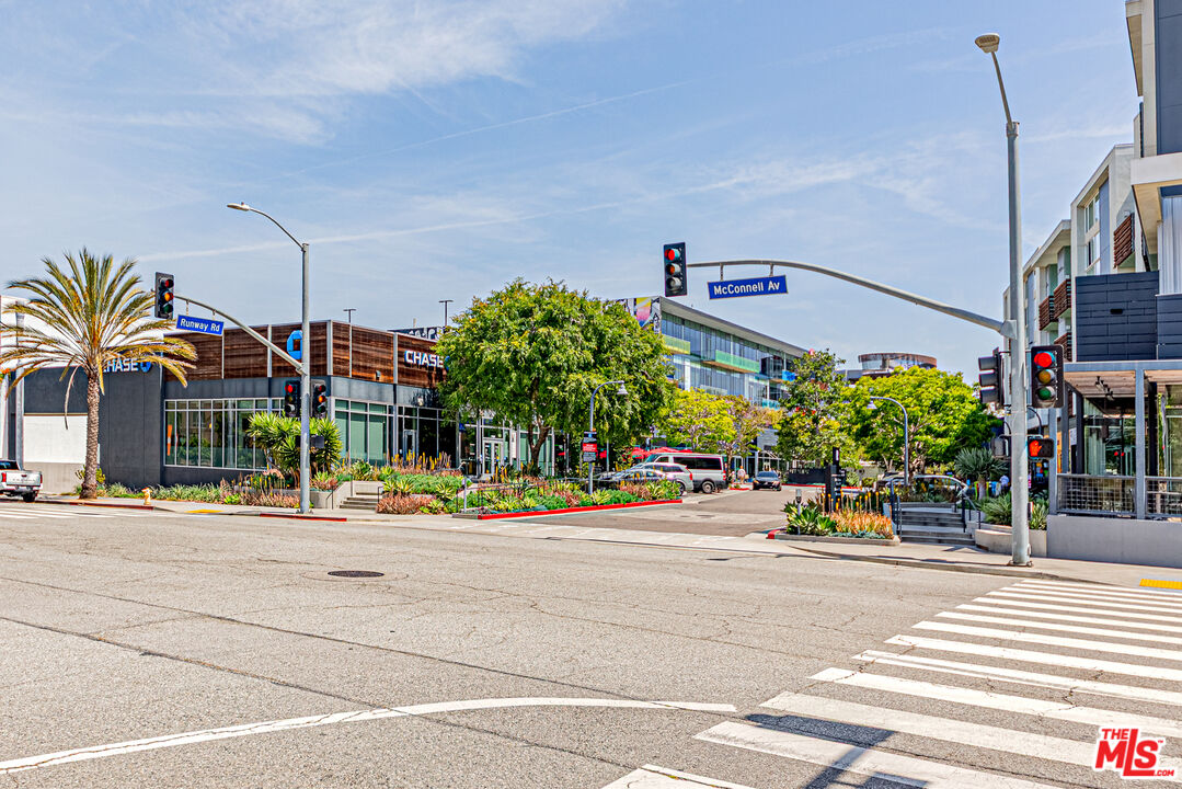 12883 West Runway Road, Unit 2 Playa Vista, CA 90094 - Photo 49 of 61