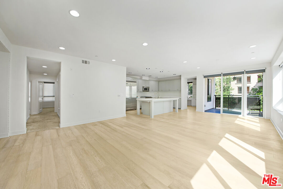 12883 West Runway Road, Unit 2 Playa Vista, CA 90094 - Photo 6 of 61