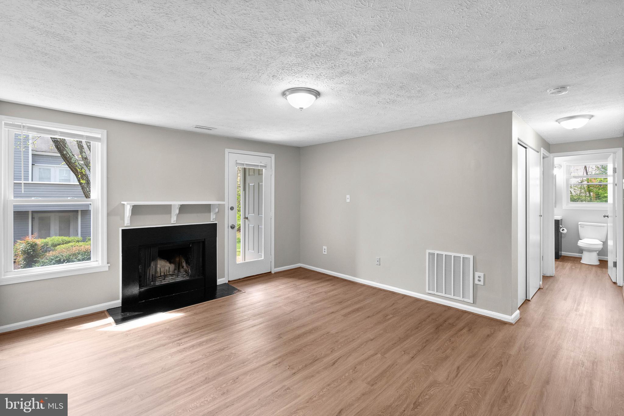3925 Greencastle Road, Unit 103 Burtonsville, MD 20866 - Photo 5 of 24 Living Room