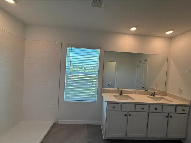 $2,400 | 33142 Osprey Peak Way, San Antonio, FL 33576