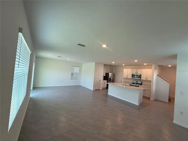 $2,400 | 33142 Osprey Peak Way, San Antonio, FL 33576