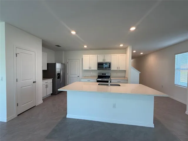 $2,400 | 33142 Osprey Peak Way, San Antonio, FL 33576