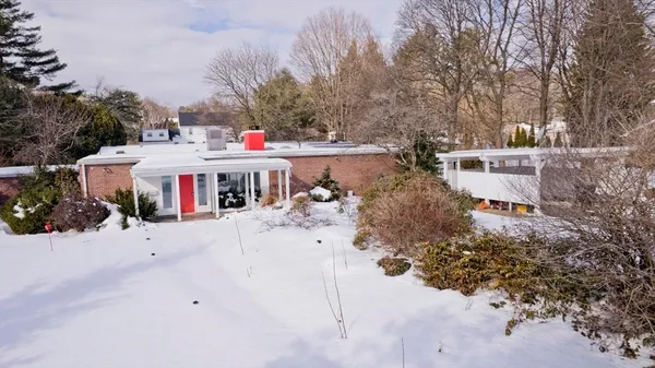 $284,000 | 77 Central Park Drive, Holyoke, MA 01040
