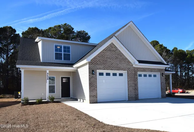 $1,800 | 849 Sarah Rebecca Drive, Unit A, Greenville, NC 27834