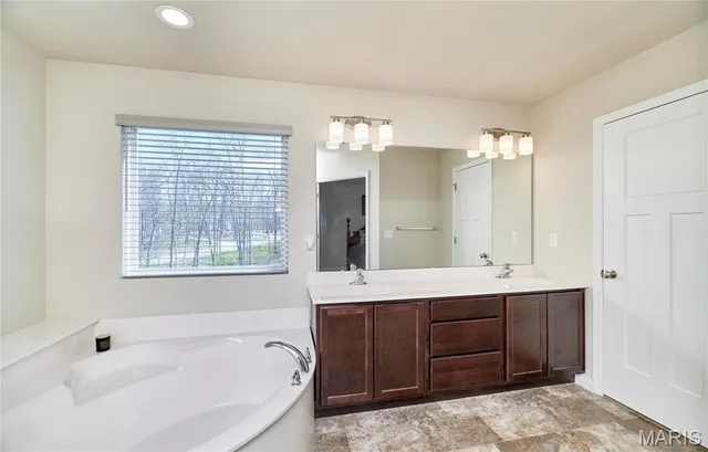 $445,000 | 440 Winchester Way, Winfield, MO 63389