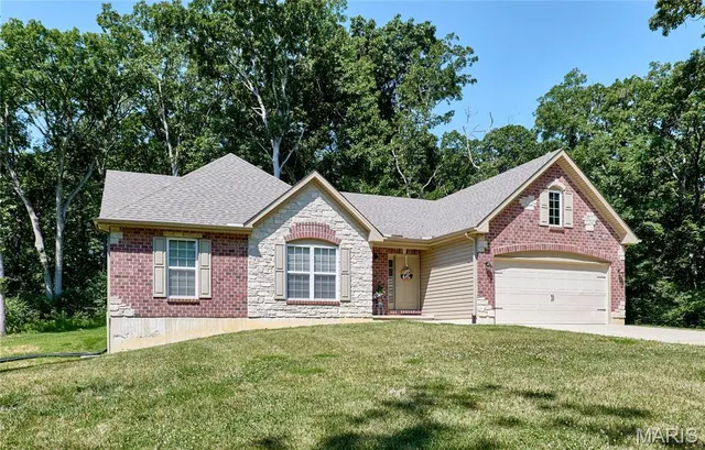 $445,000 | 440 Winchester Way, Winfield, MO 63389