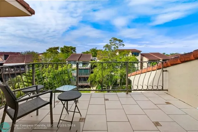 $239,500 | 6010 South Falls Cir Drive, Unit 405, Lauderhill, FL 33319