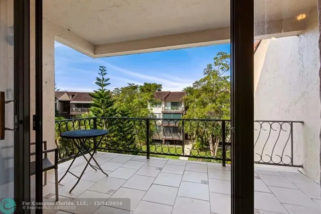 $239,500 | 6010 South Falls Cir Drive, Unit 405, Lauderhill, FL 33319