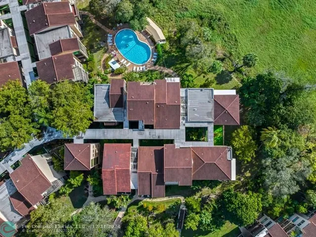 $239,500 | 6010 South Falls Cir Drive, Unit 405, Lauderhill, FL 33319