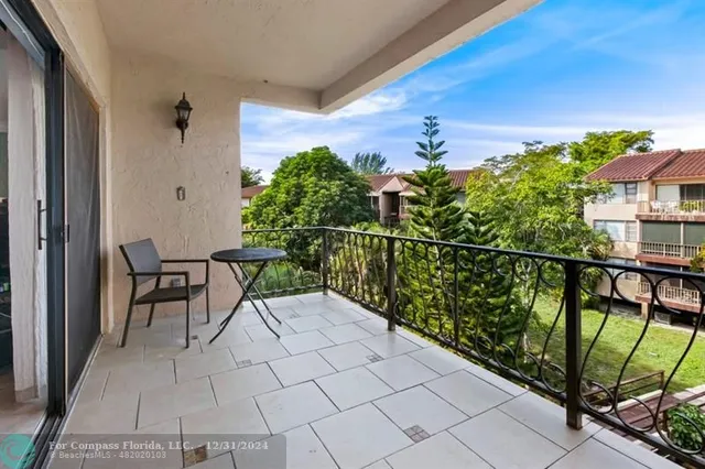 $239,500 | 6010 South Falls Cir Drive, Unit 405, Lauderhill, FL 33319