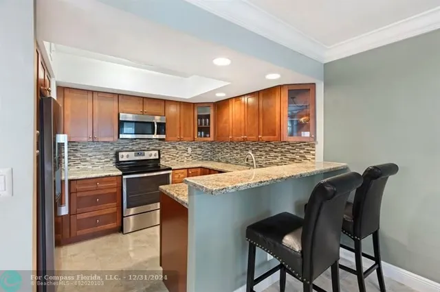 $239,500 | 6010 South Falls Cir Drive, Unit 405, Lauderhill, FL 33319