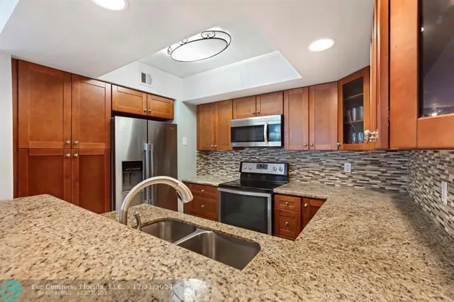 $239,500 | 6010 South Falls Cir Drive, Unit 405, Lauderhill, FL 33319