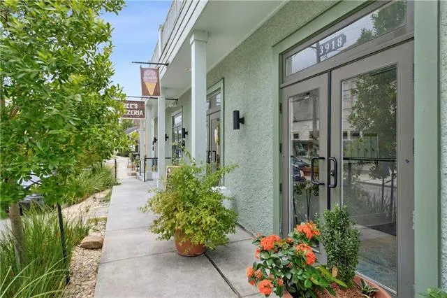 $2,100 | 3918 Baronne Street, Unit 204, New Orleans, LA 70115