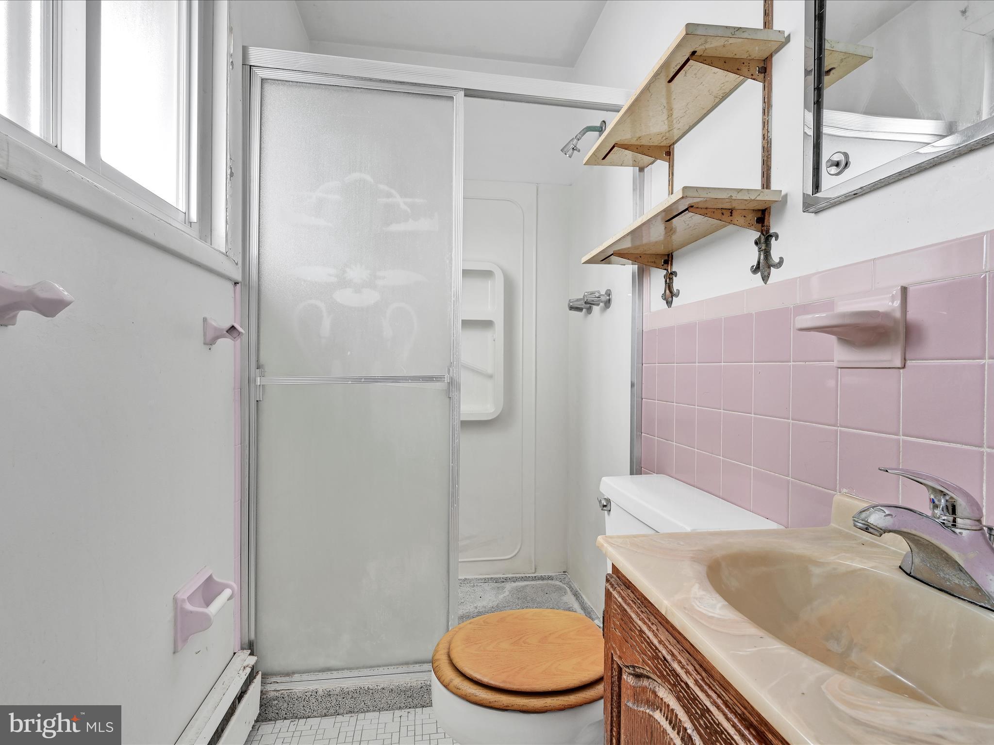 200 West Rodgers Street Ridley Park, PA 19078 - Photo 15 of 30 Primary Bathroom