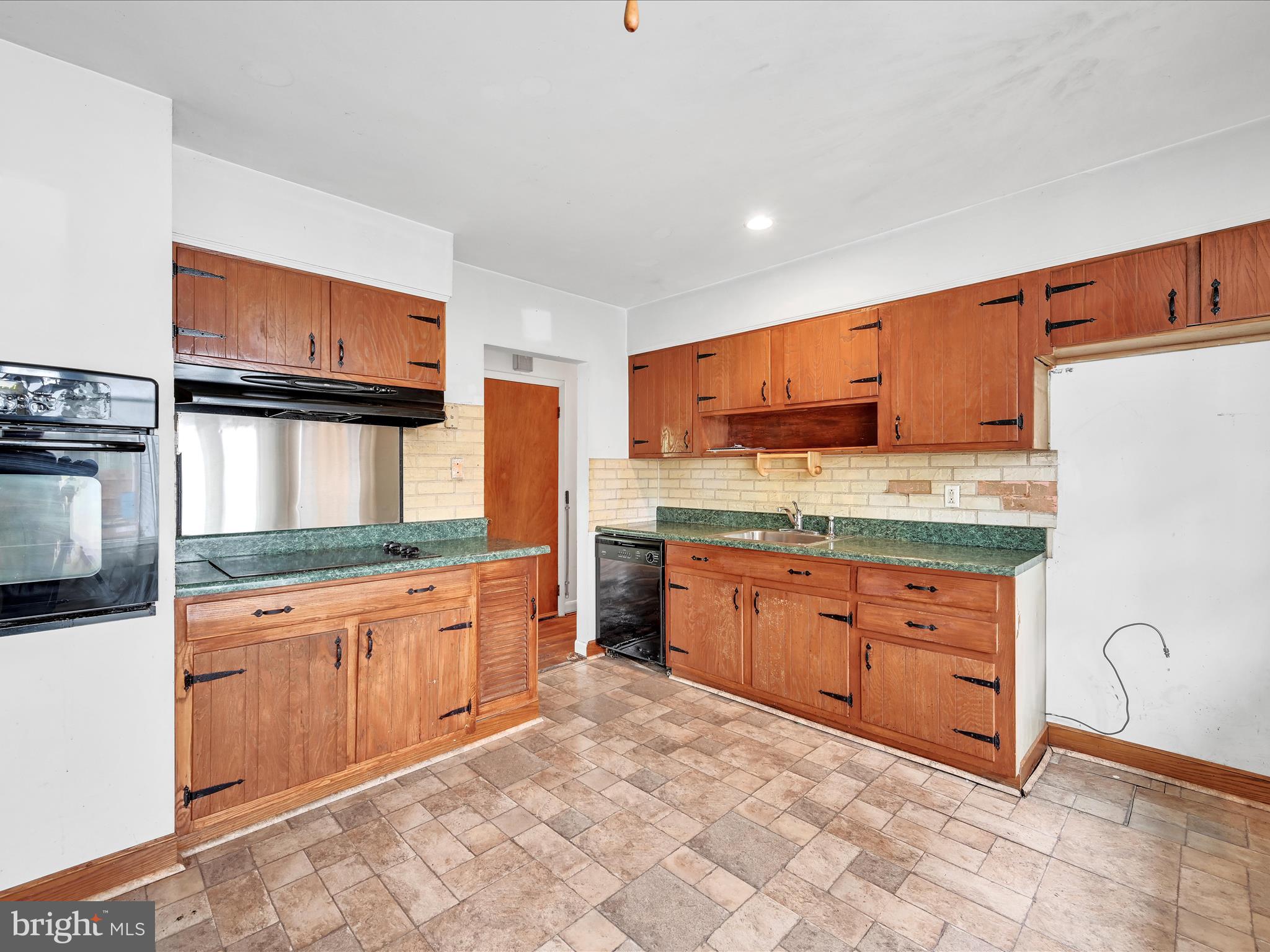 200 West Rodgers Street Ridley Park, PA 19078 - Photo 10 of 30 Kitchen
