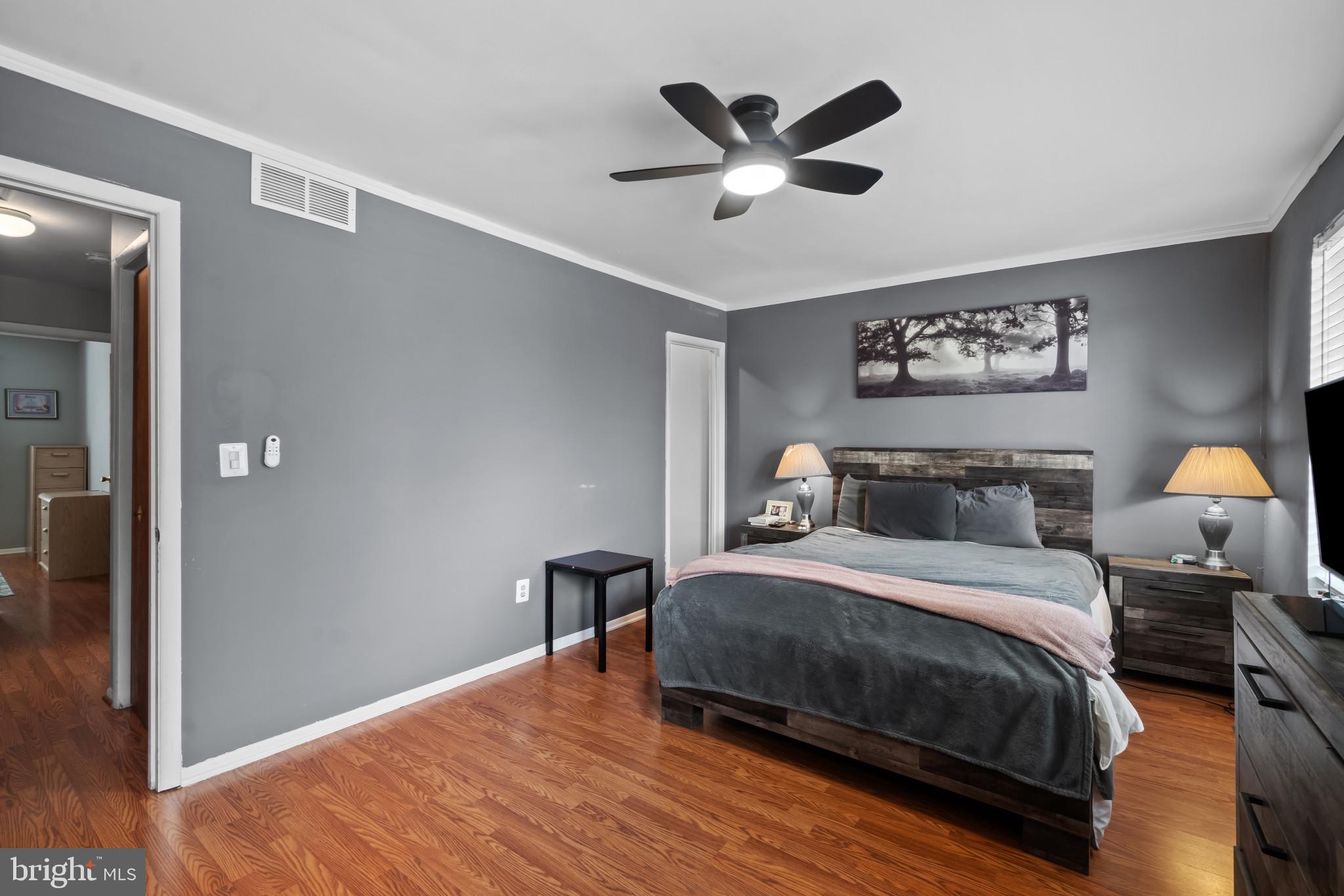 15 Gloucester Court Reisterstown, MD 21136 - Photo 16 of 32 Primary Bedroom w/ attached Bathroom