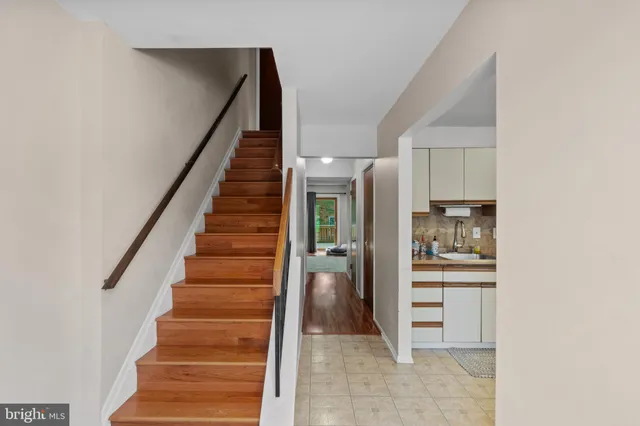 a view of entryway and hall