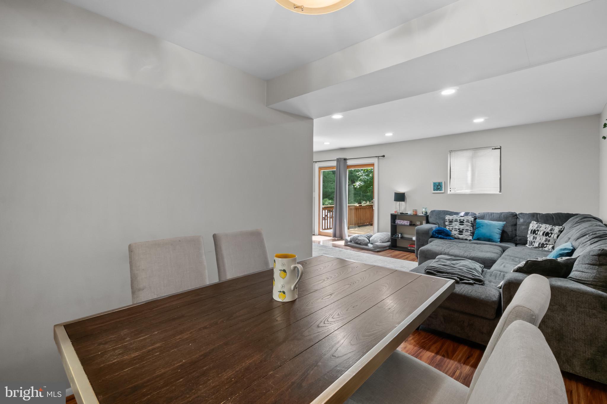 15 Gloucester Court Reisterstown, MD 21136 - Photo 7 of 32 Dining room