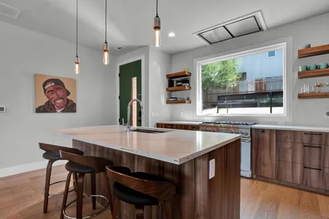 $2,095,000 | 1914 East 8th Street, Austin, TX 78702